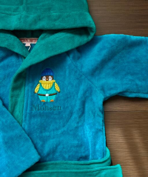 Alternative view of BATHROBE PENGU