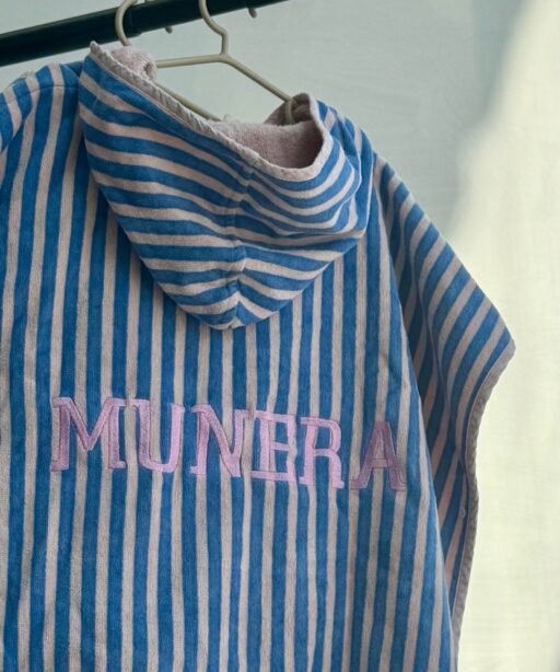 Alternative view of SPLASH CREW PONCHO – ROSI